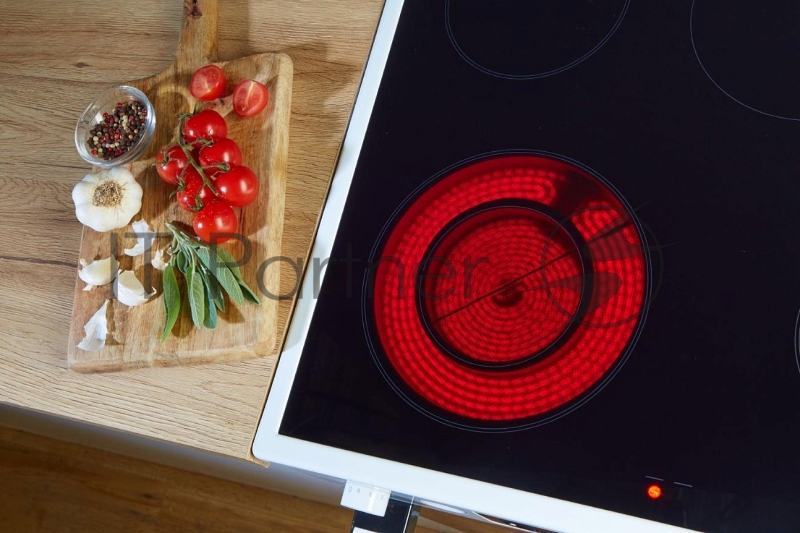 Плита Электрическая Gorenje GEC5C42WG белый стеклокерамика (без крышки)