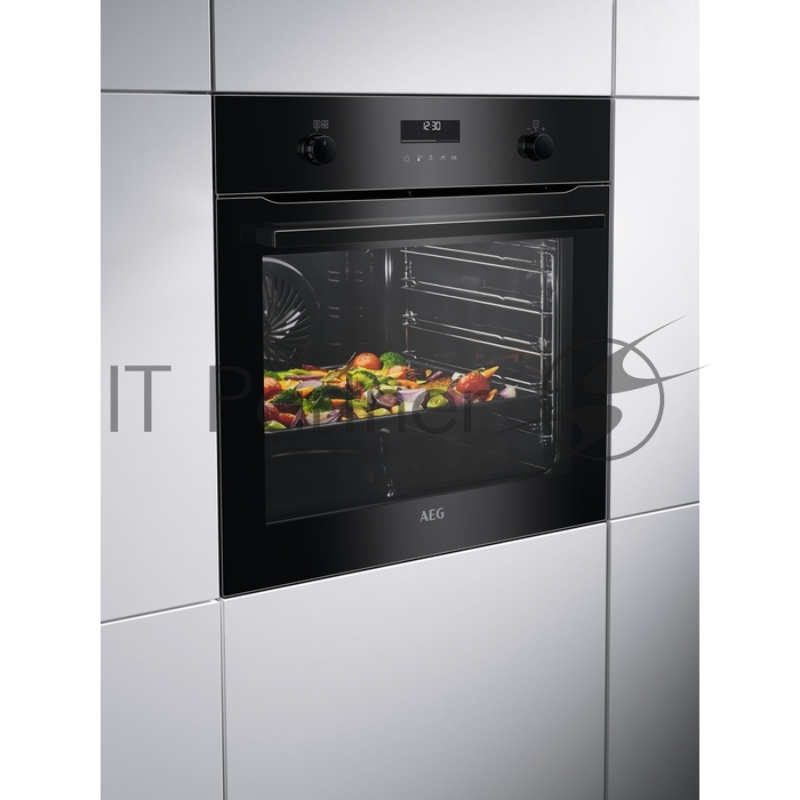 Встраиваемый духовой шкаф AEG/ Электрический духовой шкаф с конвекцией, приготовление на пару, объем 71 л, 8 режимов, автопрограммы, очистка каталитическая, 3 стекла в дверце, направляющие проволочные + телескопические (1 уровень), термощуп