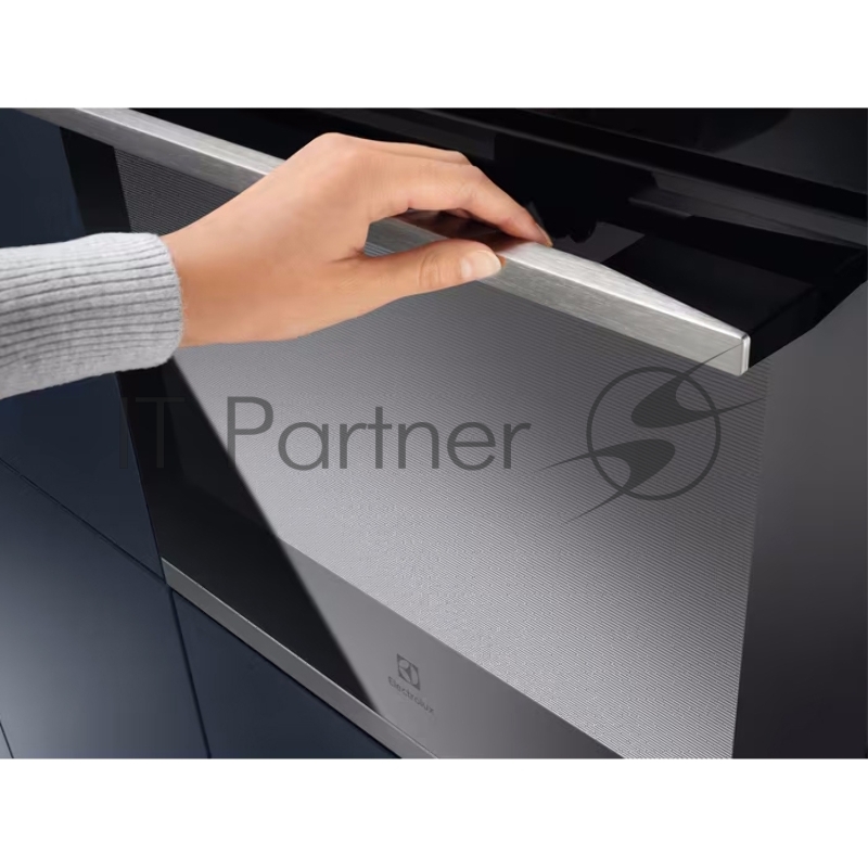 Духовой шкаф ELECTROLUX с паром SteamCrisp, основной цвет - нержавеющая сталь, сенсорное управление, цветной ЖК-дисплей, электронное регулирование времени и температуры, будильник, таймер отключения, отложенный старт, хромированные направляющие из н