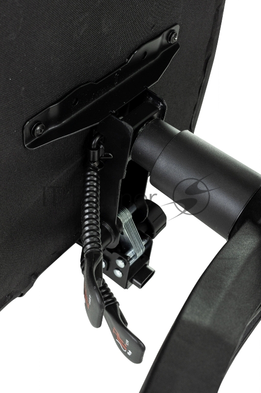 Кресло игровое Zombie Fortuna 1 черный эко.кожа крестов. пластик