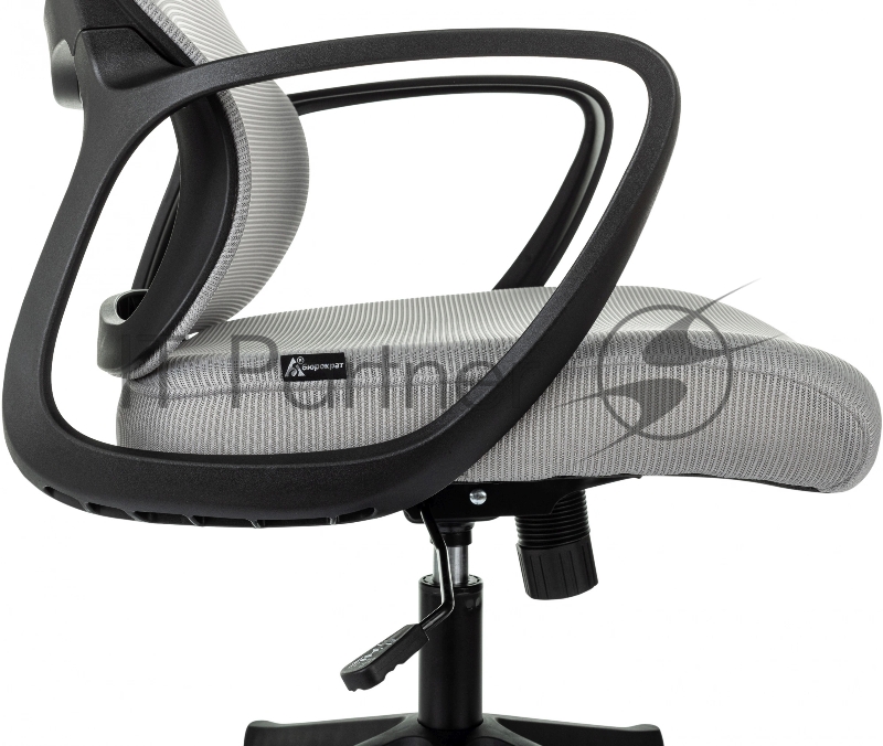 Кресло руководителя Бюрократ Wise серый сетка/ткань с подголов. крестов. пластик