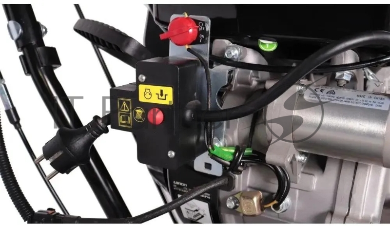 Снегоуборщик бензин. Champion ST861E 7.4кВт 10л.с.