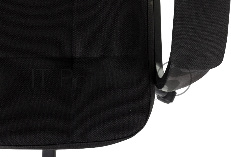 Кресло руководителя Бюрократ CH 002 Fabric черный 3C11 крестов. пластик