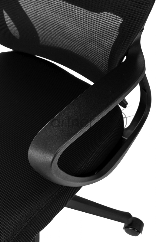 Кресло руководителя Бюрократ Wise черный сетка/ткань с подголов. крестов. пластик