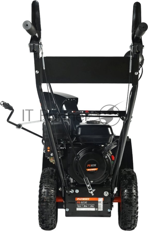 Снегоуборщик PATRIOT PS 707, Двигатель 7л.с до -25 °С 212 сс Стартер ручной Панель c увеличенным диапазоном скоростей 6 вперед /2 назад Ширина ковша 610мм +100(26) система XTS Высота ковша 530мм(21) диаметр шнека 300мм Колеса Winter Extreme 14x5,5