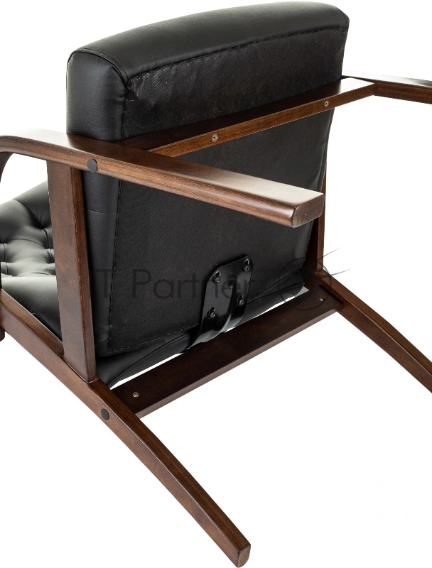 Кресло Бюрократ T-9928WALNUT-CF черный, кожа на ножках/дерево