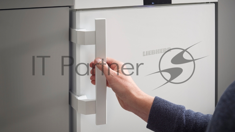 Холодильник Liebherr Re 1401-20 001 85x55х60.7, однокамерный,объем 97+15 литров, белый,ручки c толкателем