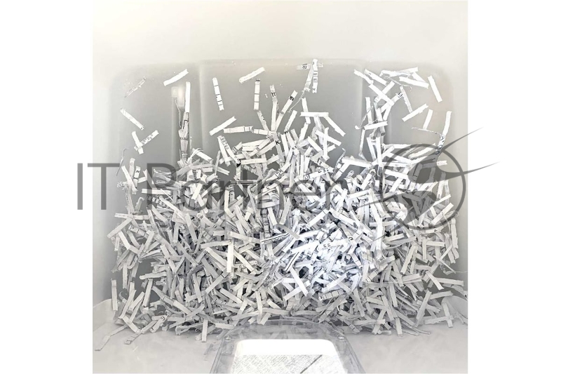 Шредер Office Kit S210N 3,9x38 белый (секр.P-4) фрагменты 16лист. 35лтр. скрепки скобы пл.карты CD