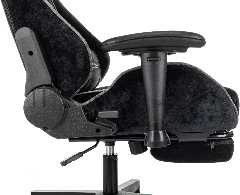 Кресло игровое Zombie Drift/F черный/серый крестов. пластик подст.для ног