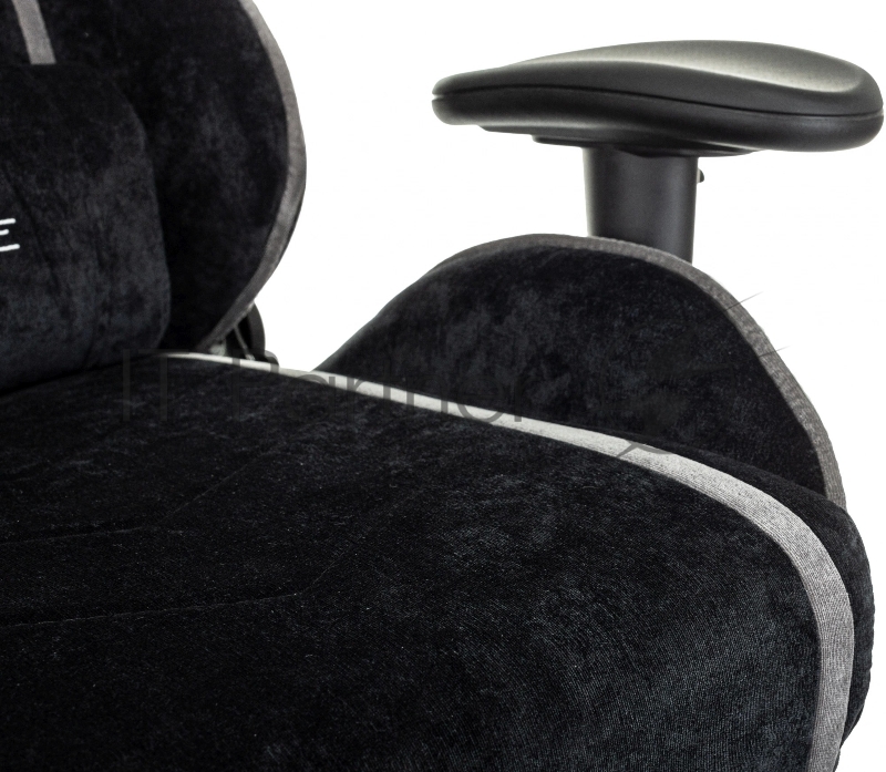 Кресло игровое Zombie Drift/F черный/серый крестов. пластик подст.для ног