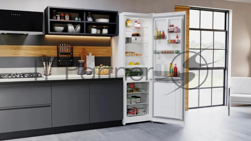 Холодильник HOTPOINT HT 5200 W белый/серебристый двухкамерный 247/78л морозилка снизу, No Frost