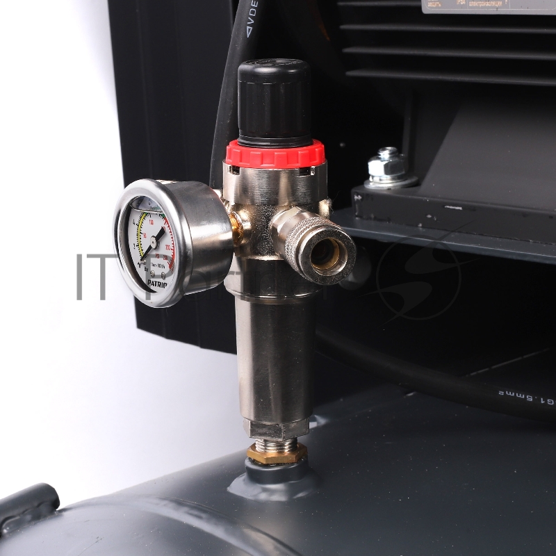 Компрессор PATRIOT KRX 700 L200 D, поршневой, ременной, масляный, 700 л/мин, 200 л, 10 бар, 4 кВт, 400 В