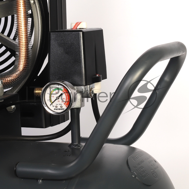 Компрессор PATRIOT KRX 700 L200 D, поршневой, ременной, масляный, 700 л/мин, 200 л, 10 бар, 4 кВт, 400 В