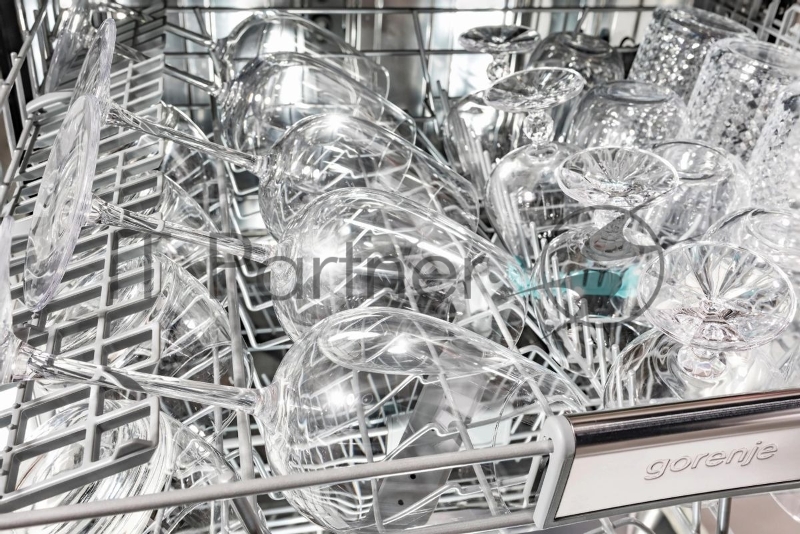 Посудомоечная машина встраив. Gorenje GV642D90 1900Вт узкая черный