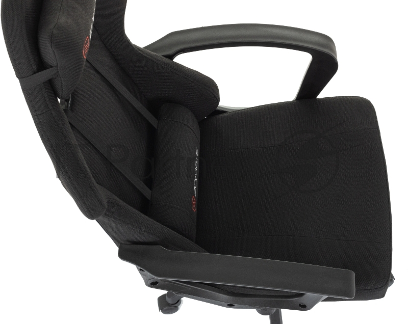 Кресло игровое Zombie Carry черный крестов. пластик