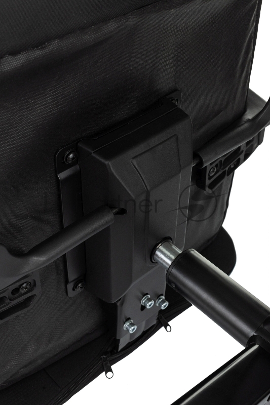 Кресло руководителя Бюрократ T-995 черный TW-01 сетка/ткань крестов. металл черный