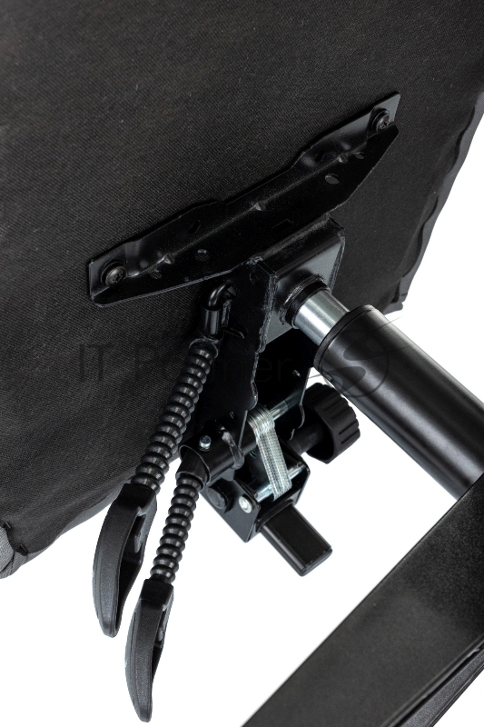 Кресло игровое Zombie 2 серый/черный крестов. пластик