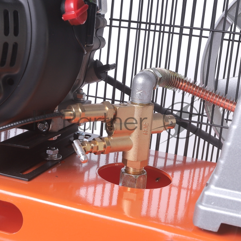 Компрессор Patriot бензиновый KGA 450 L100 - 450 л/мин, 10 бар, 100 л, 7 лс, быстросъем и «елочка» с вентилем