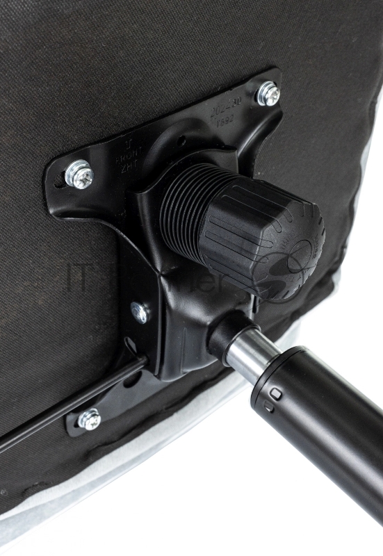 Кресло Бюрократ Triest Fabric серо-голубой Light-28 крестов. металл черный