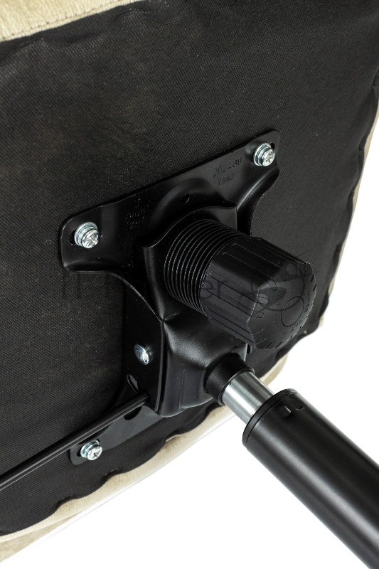 Кресло Бюрократ Triest Fabric песочный Light-21 крестов. металл черный