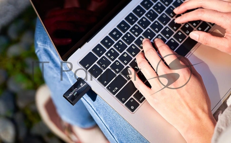 Внешний SSD ADATA External SSD SC730, 1000GB, Type-C, Type-A, USB 3.2 Gen2, R/W 600/600 MB/s, 36.8x23.8x9.7mm, Black (5 лет)