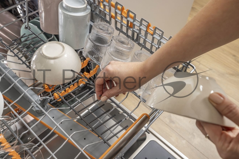 Посудомоечная машина встраиваемая Gorenje GV673B65 16 комплектов, 3 корзины, инверторный мотор, отсрочка старта, Wi-Fi управление, сенсорное управление, полный AquaStop, сенсор уровня воды, энергоэффективность А+++, уровень шума 42 дБ, цвет белый