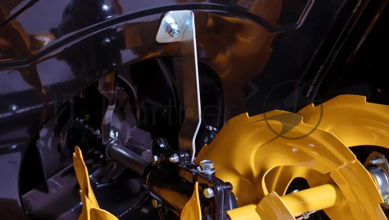 Снегоуборщик бензин. Champion SnowLine PNST661 6.5л.с.